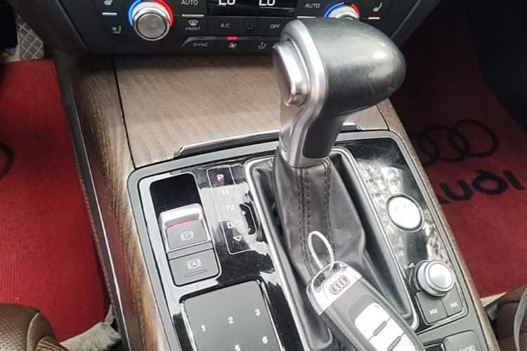 Used Audi A6L 2014 50 TFSI quattro Luxury Model Gear Lever