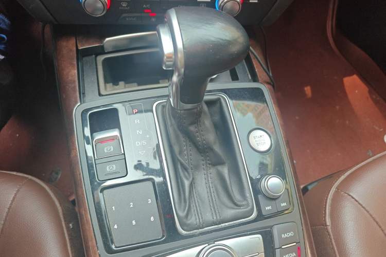 Used Audi A6L 2014 30 FSI Comfort Model Gear Lever