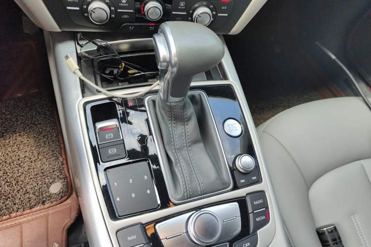 Used Audi A6L 2014 TFSI Standard Model Gear Lever