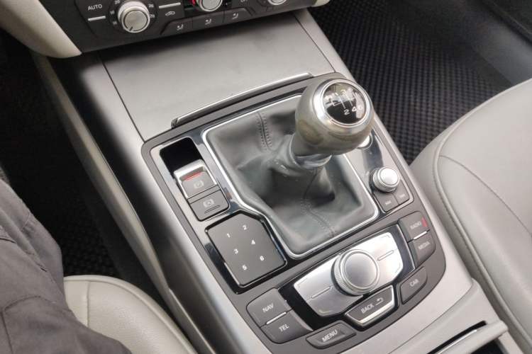 Used Audi A6L 2014 TFSI Manual Base Model Gear Lever