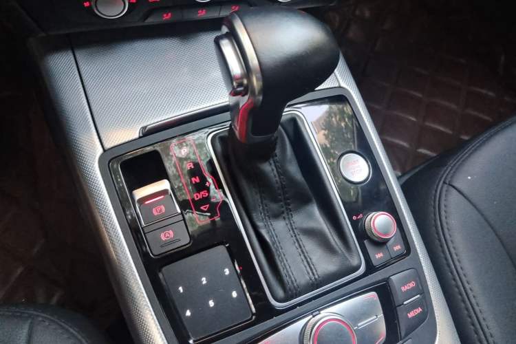Used Audi A6L 2014 TFSI Standard Model Gear Lever