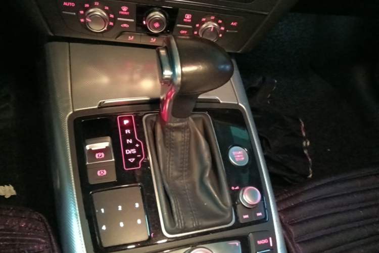 Used Audi A6L 2014 TFSI Standard Model Gear Lever