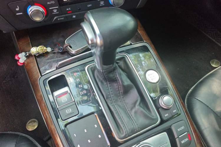 Used Audi A6L 2014 30 FSI Comfort Model Gear Lever
