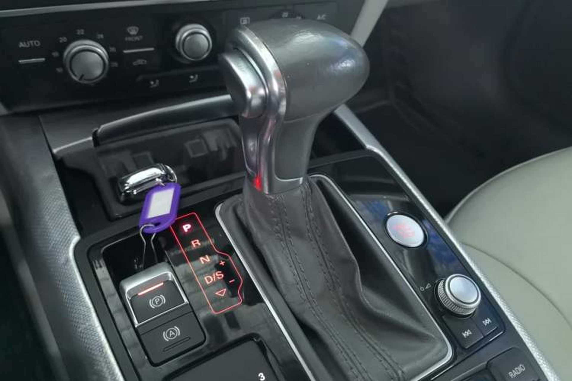 Used Audi A6L 2014 TFSI Standard Model Gear Lever