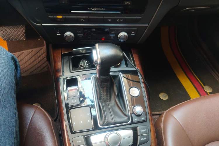 Used Audi A6L 2014 30 FSI Comfort Model Gear Lever