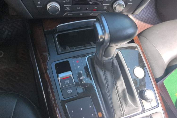 Used Audi A6L 2014 30 FSI Comfort Model Gear Lever