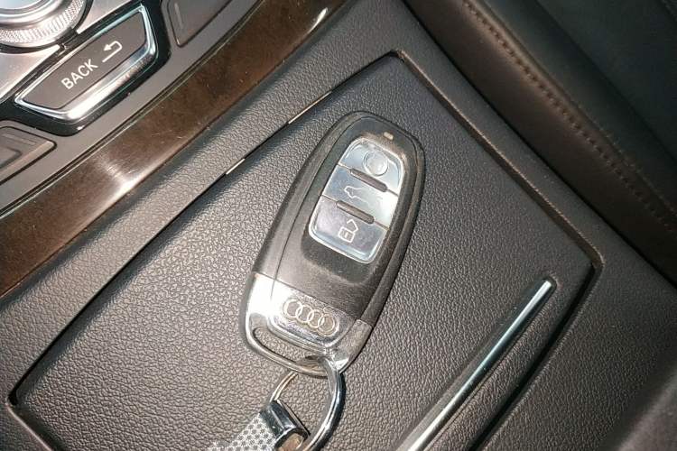 Used Audi A6L 2014 TFSI Standard Model Interior 1