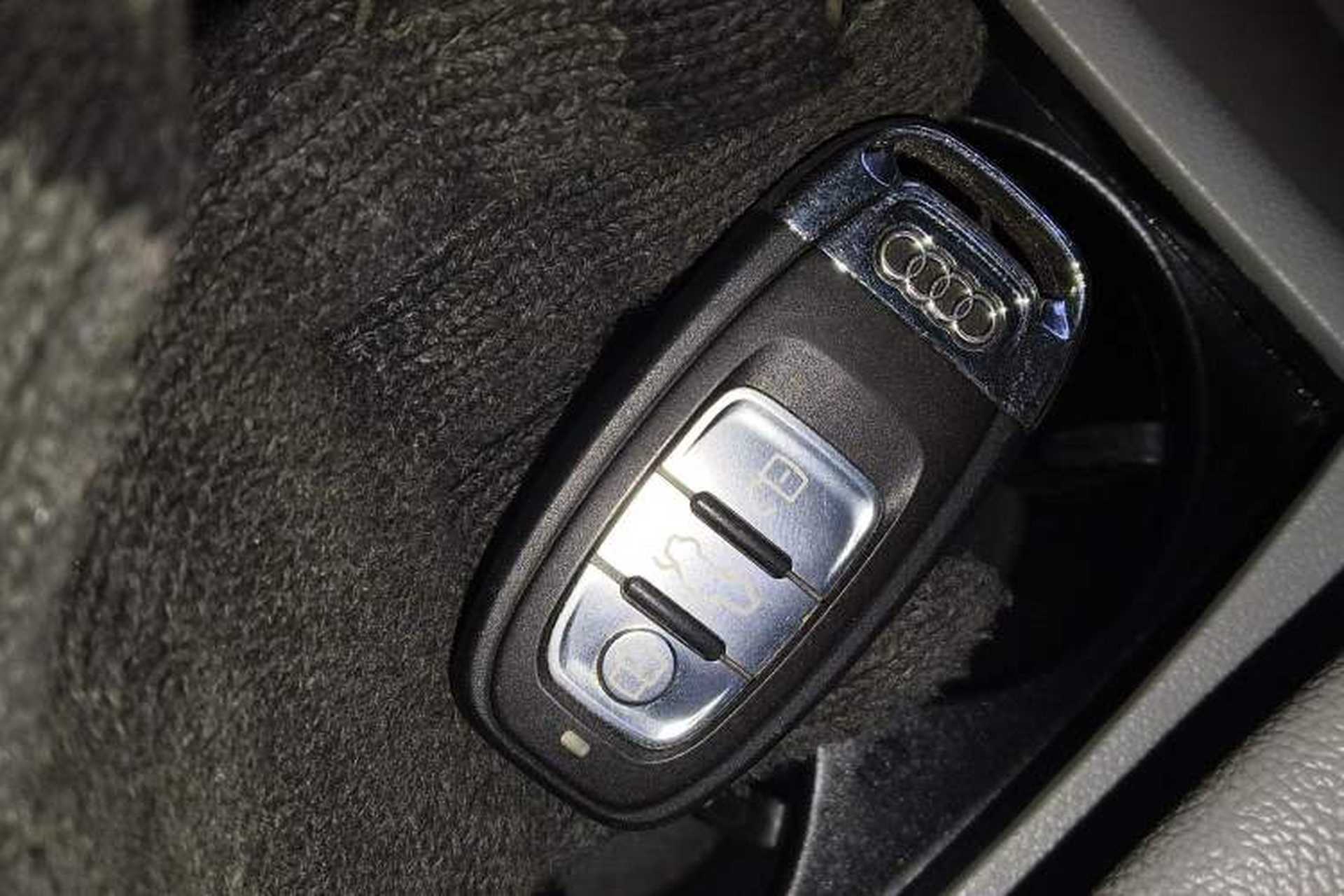 Used Audi A6L 2014 TFSI Standard Model Interior 1
