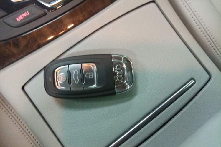 Used Audi A6L 2014 TFSI Standard Model Interior 1
