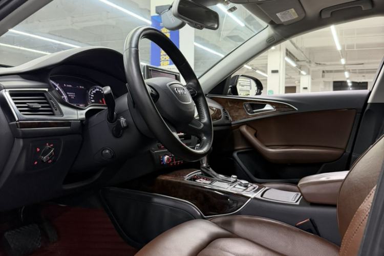 Used Audi A6L 2014 35 FSI Luxury Edition Interior 2