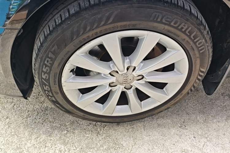 Used Audi A6L 2014 TFSI Standard Model Left Front Wheel Hub