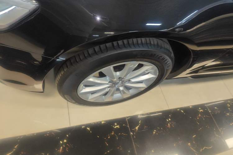 Used Audi A6L 2014 TFSI Standard Model Left Front Wheel Hub