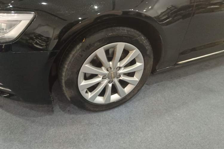 Used Audi A6L 2014 30 FSI Comfort Model Left Front Wheel Hub