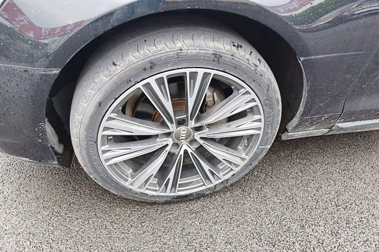 Used Audi A6L 2014 TFSI Standard Model Left Front Wheel Hub