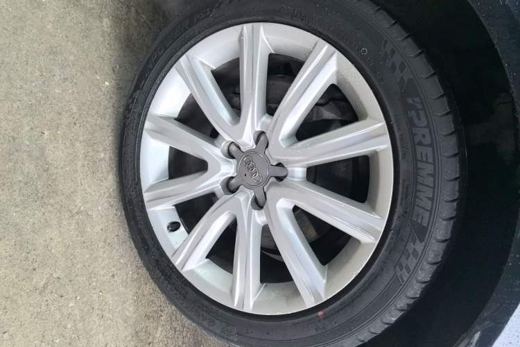 Used Audi A6L 2014 TFSI Standard Model Left Front Wheel Hub