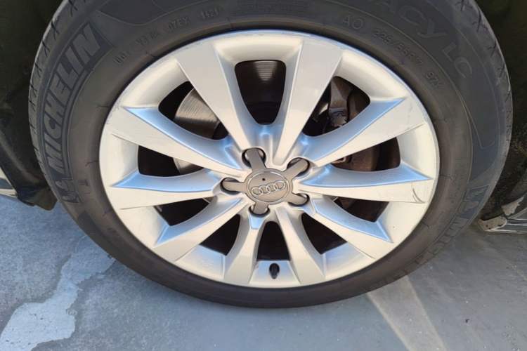 Used Audi A6L 2014 TFSI Standard Model Left Front Wheel Hub