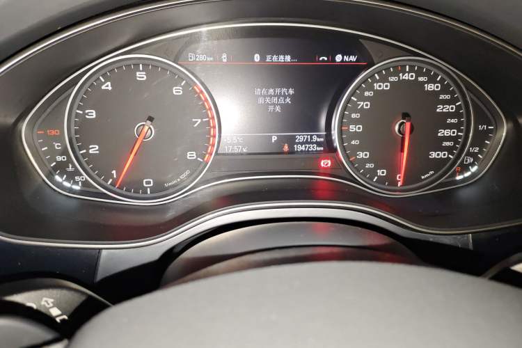 Used Audi A6L 2014 TFSI Standard Model Odometer Close Up