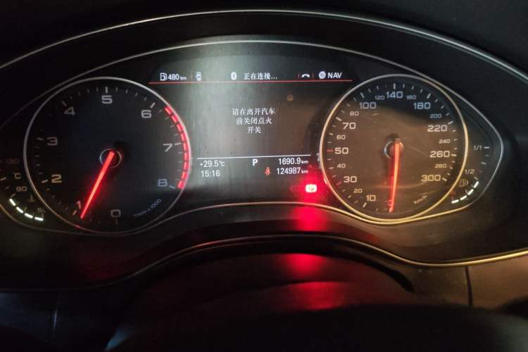 Used Audi A6L 2014 TFSI Standard Model Odometer Close Up