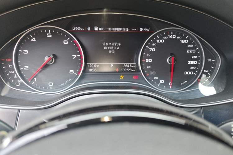 Used Audi A6L 2014 TFSI Standard Model Odometer Close Up