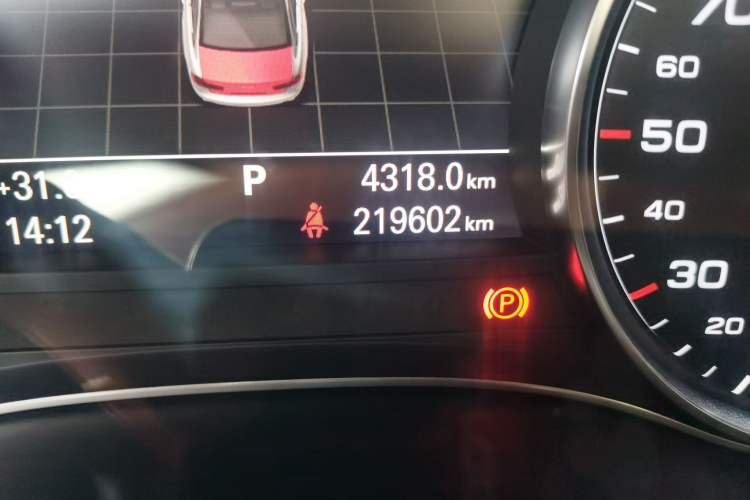 Used Audi A6L 2014 50 TFSI quattro Luxury Model Odometer Close Up