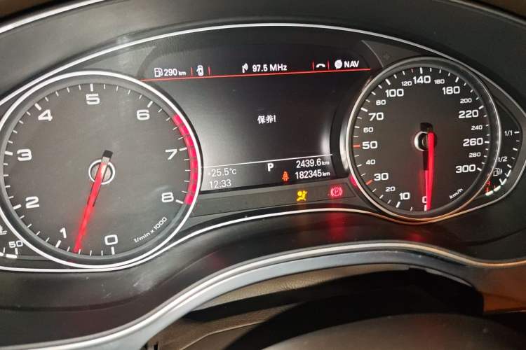 Used Audi A6L 2014 30 FSI Technology Model Odometer Close Up