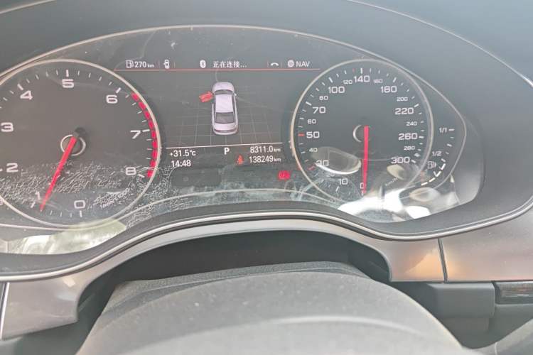 Used Audi A6L 2014 TFSI Standard Model Odometer Close Up