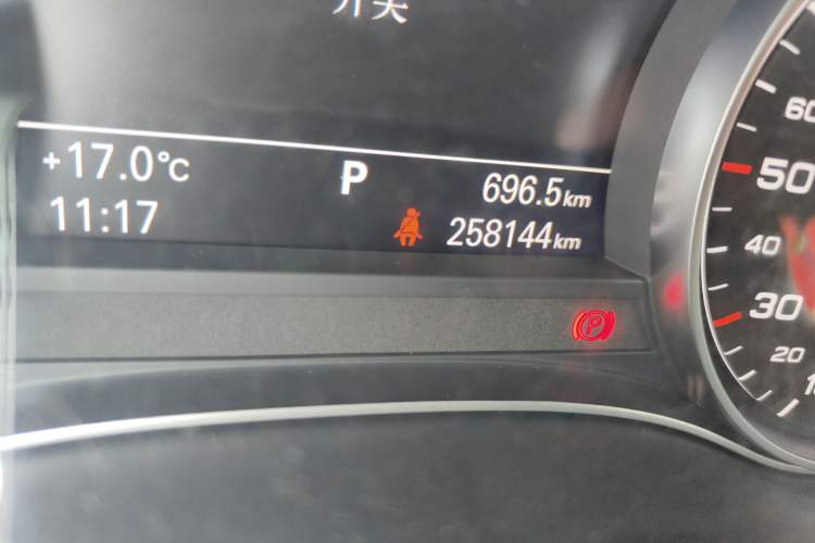 Used Audi A6L 2014 TFSI Standard Model Odometer Close Up