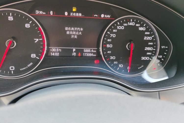 Used Audi A6L 2014 30 FSI Comfort Model Odometer Close Up