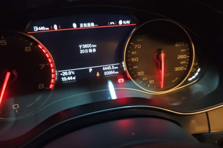 Used Audi A6L 2014 TFSI Standard Model Odometer Close Up