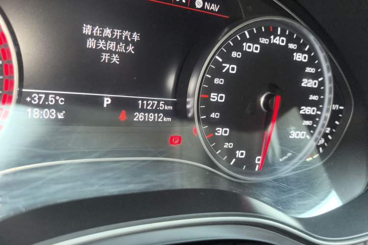 Used Audi A6L 2014 TFSI Standard Model Odometer Close Up