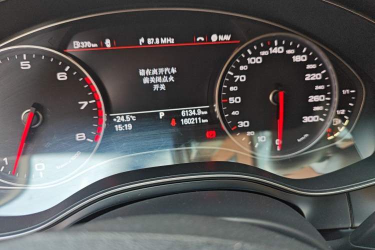 Used Audi A6L 2014 30 FSI Comfort Model Odometer Close Up