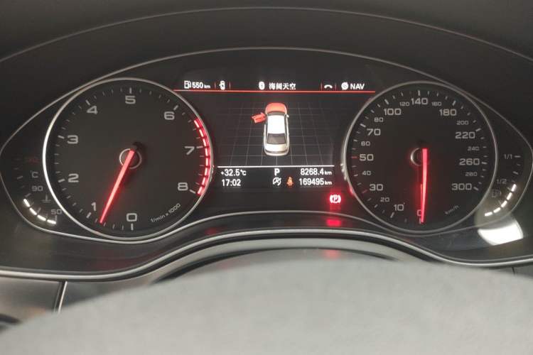 Used Audi A6L 2014 30 FSI Comfort Model Odometer Close Up