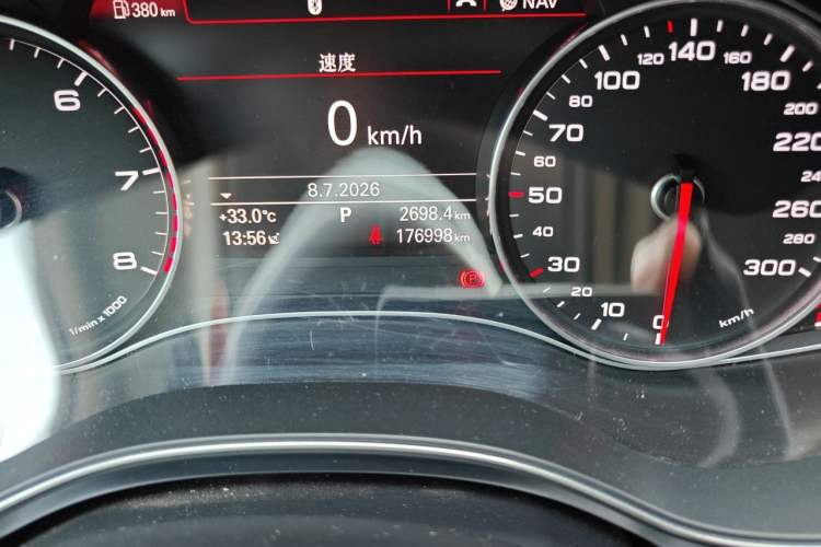 Used Audi A6L 2014 30 FSI Comfort Model Odometer Close Up