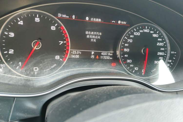 Used Audi A6L 2014 TFSI Standard Model Odometer Close Up