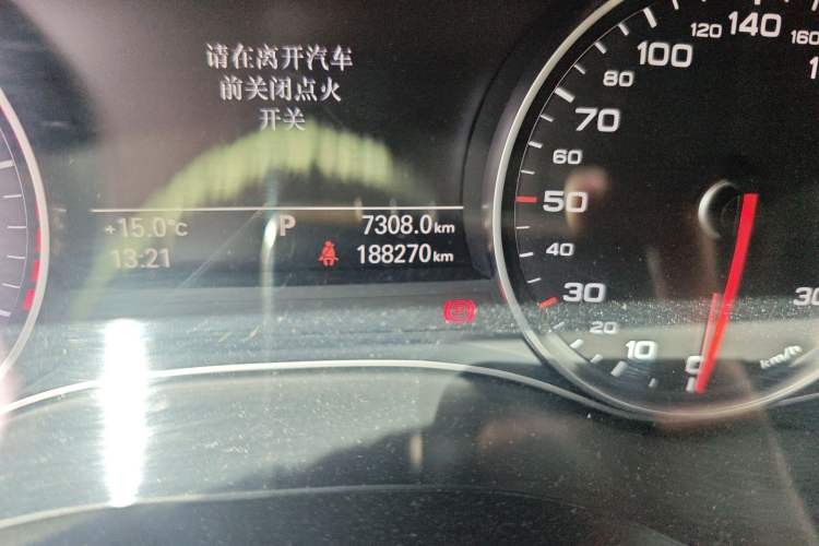 Used Audi A6L 2014 30 FSI Comfort Model Odometer Close Up