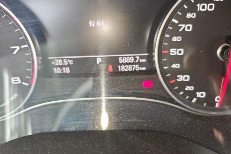 Used Audi A6L 2014 TFSI Standard Model Odometer Close Up