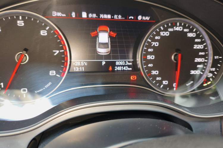 Used Audi A6L 2014 TFSI Standard Model Odometer Close Up