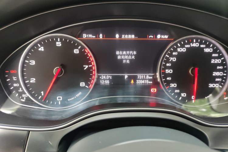 Used Audi A6L 2014 TFSI Standard Model Odometer Close Up
