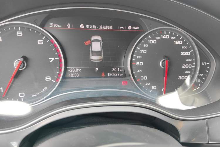 Used Audi A6L 2014 TFSI Standard Model Odometer Close Up