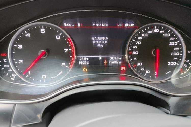 Used Audi A6L 2014 35 FSI Comfort Version Odometer Close Up