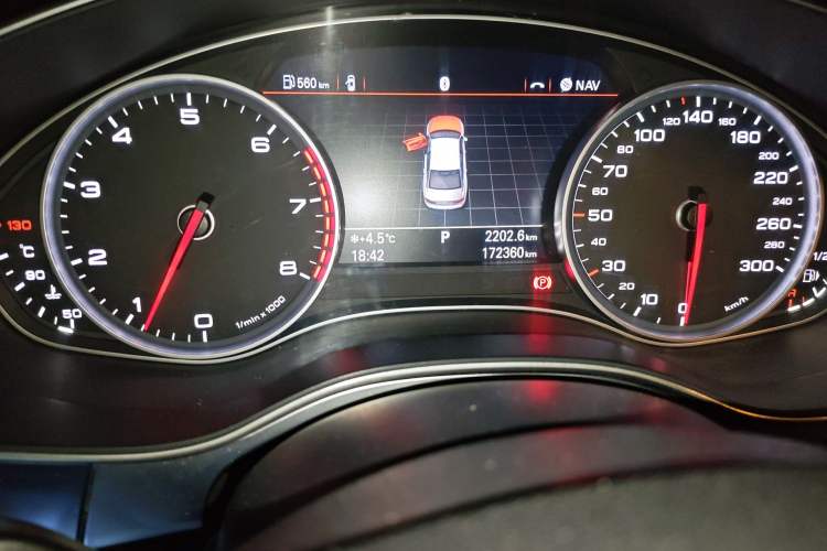 Used Audi A6L 2014 30 FSI Comfort Model Odometer Close Up