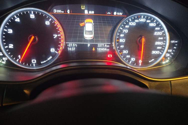 Used Audi A6L 2014 TFSI Standard Model Odometer Close Up
