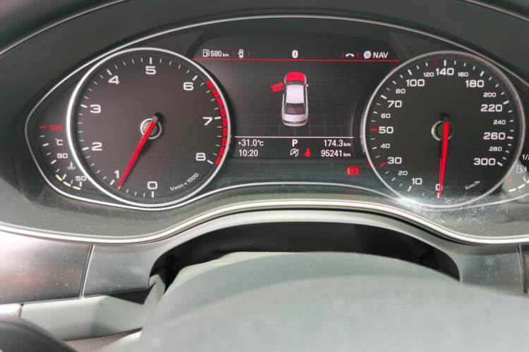 Used Audi A6L 2014 TFSI Standard Model Odometer Close Up