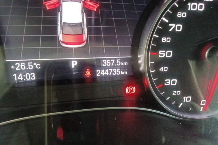 Used Audi A6L 2014 TFSI Standard Model Odometer Close Up