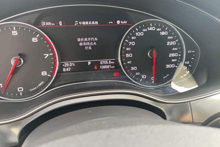 Used Audi A6L 2014 TFSI Standard Model Odometer Close Up