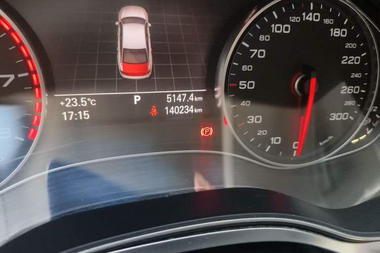 Used Audi A6L 2014 TFSI Standard Model Odometer Close Up