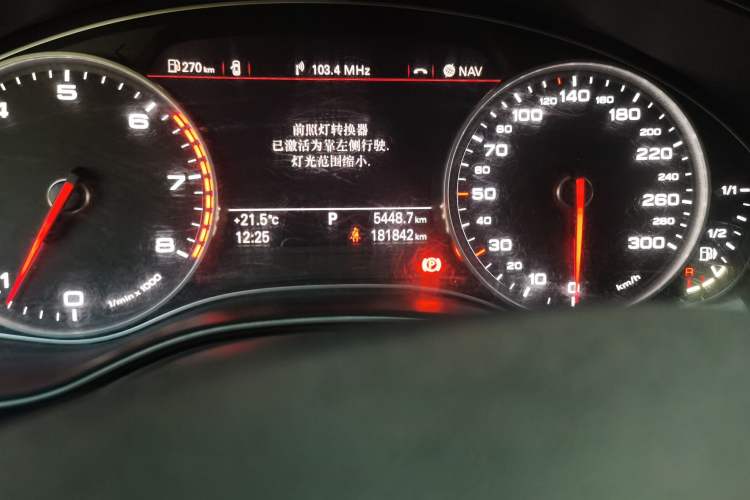 Used Audi A6L 2014 TFSI Standard Model Odometer Close Up