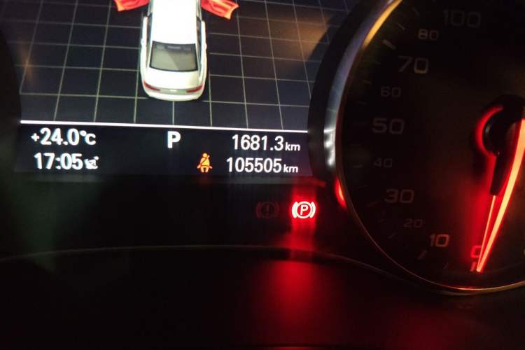 Used Audi A6L 2014 TFSI Standard Model Odometer Close Up