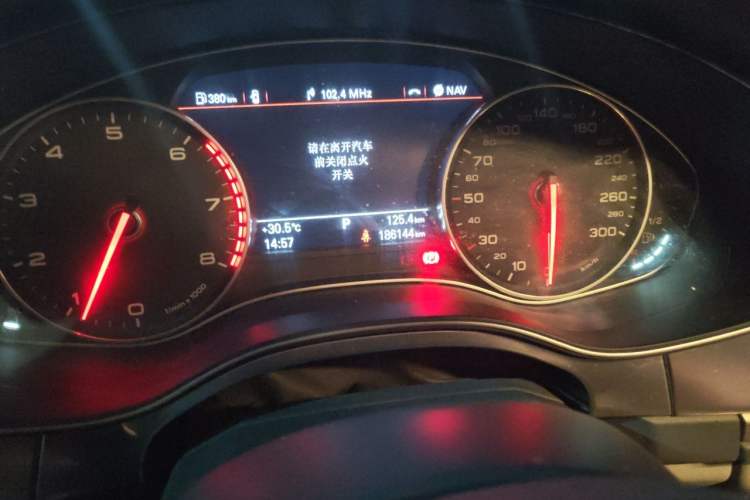 Used Audi A6L 2014 TFSI Standard Model Odometer Close Up