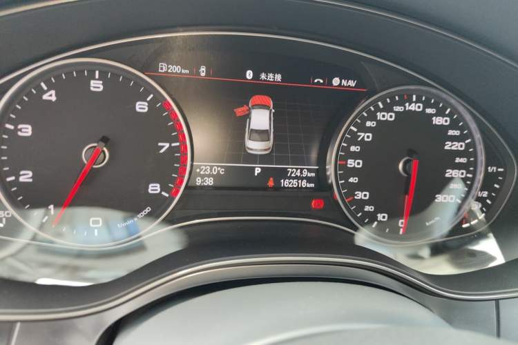Used Audi A6L 2014 TFSI Standard Model Odometer Close Up
